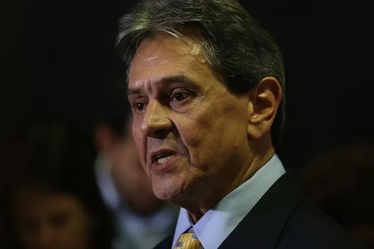 Defesa de Jefferson alega que ele está precisando de tratamento médico