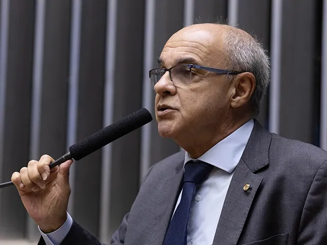 "Nós estaríamos todos unidos para recuperar os valores de responsabilidade, impessoalidade e profissionalismo", afirmou ex-presidente, sobre suposta candidatura