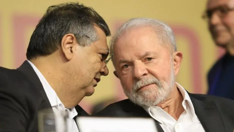 Flávio Dino relatou que o preso George Washington teria recebido treinamento e obtido instruções de como dar um tiro de fuzil de longa distância