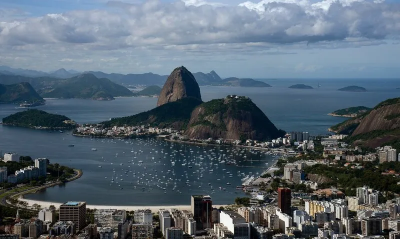 De acordo com o sistema Alerta Rio, uma frente fria deve chegar do oceano ao continente