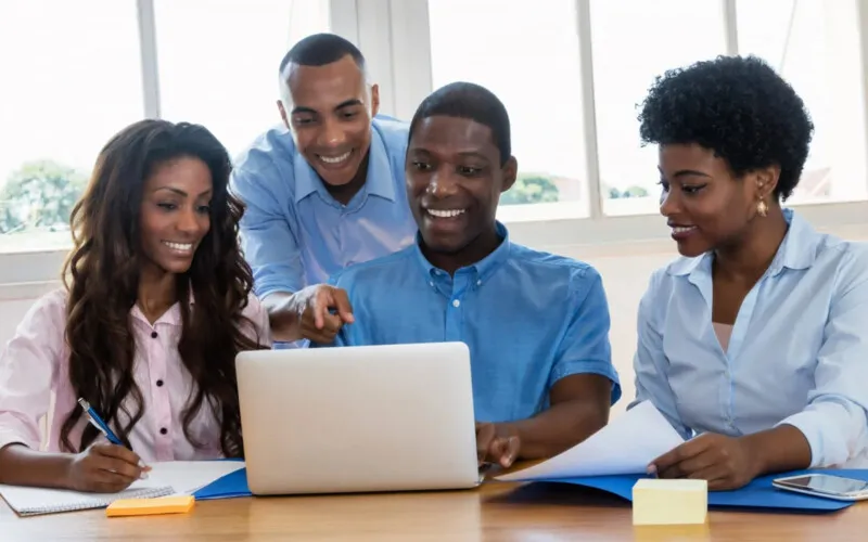 Cursos oferecidos pela Firjan Senai buscam capacitar mão de obra para o setor de tecnologia