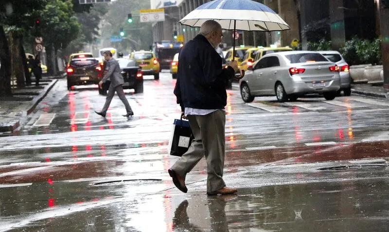 Apesar da chegada da frente fria, não há previsão de chuva para quinta (13)