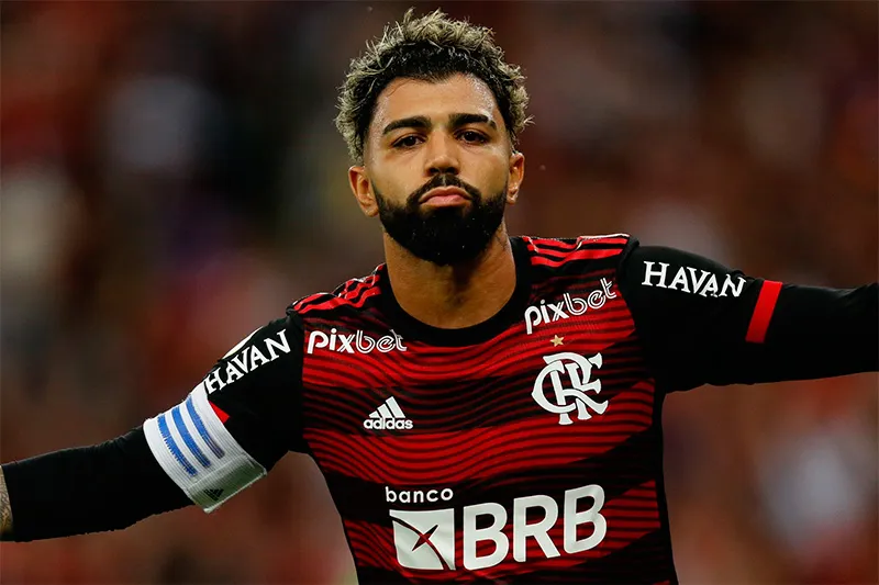O atacante Gabigol acertou a renovação de contrato com o Flamengo até 2028