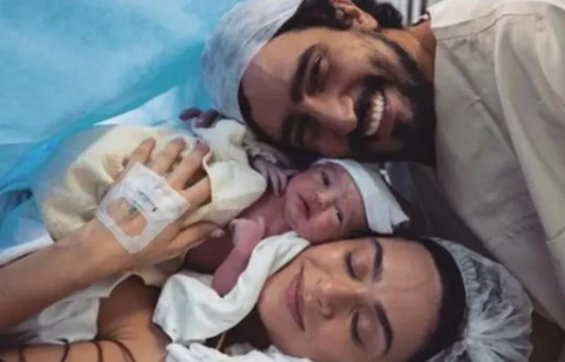 O casal de atores anunciou a chegada de Tereza neste domingo (16)