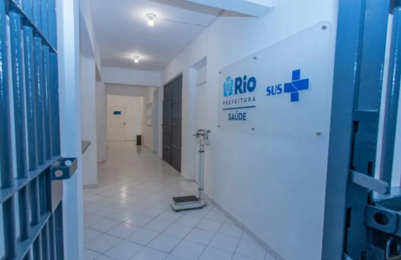 Para atuar nas unidades, os profissionais municipais de saúde, além de curso introdutório específico, passam pela devida avaliação da Secretaria de Estado de Administração Penitenciária (Seap)