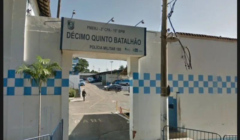 Policiais do 15º BPM (Duque de Caxias) realizavam um cerco tático para impedir que um roubo de carga acontecesse no local