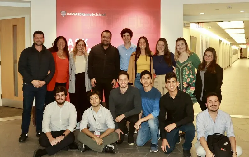 O encontro com os estudantes brasileiros aconteceu na última terça (29)