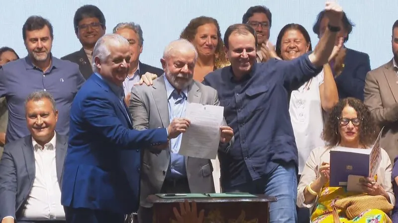 A retomada do Aeroporto Internacional Tom Jobim, o Galeão, vem sendo debatida entre os governos federal e estadual e a Prefeitura do Rio