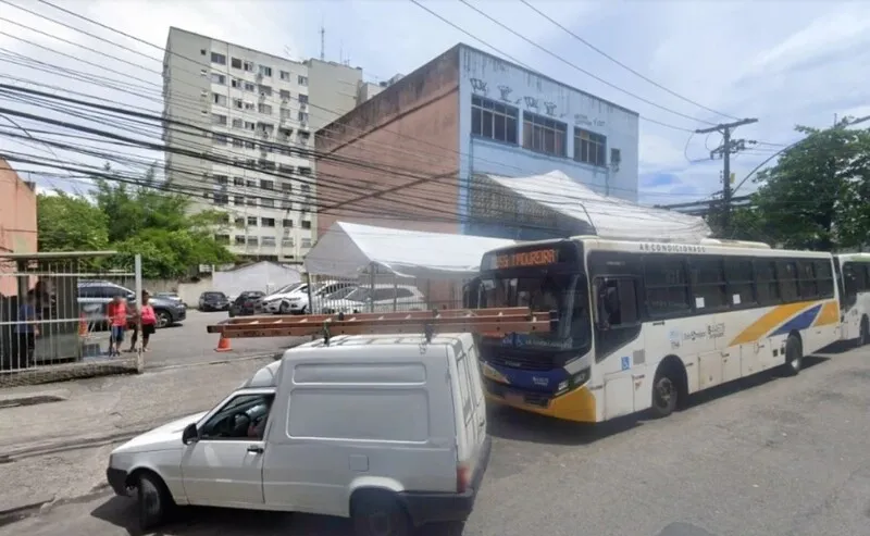 Homem foi morto em frente ao terminal rodoviário na Rua Guarapari