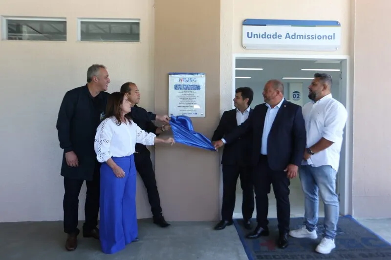 Ao todo, o hospital dispõe agora de 128 leitos, sendo os demais de enfermaria clínica (74) e unidade admissional (04), também modernizada nesta obra.