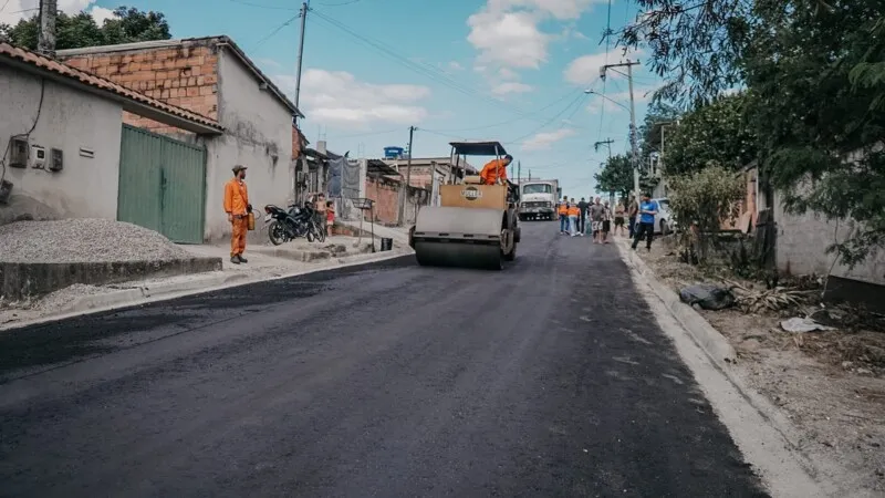 Ao todo, as obras totalizam cerca de 1,3 km de asfalto para o bairro