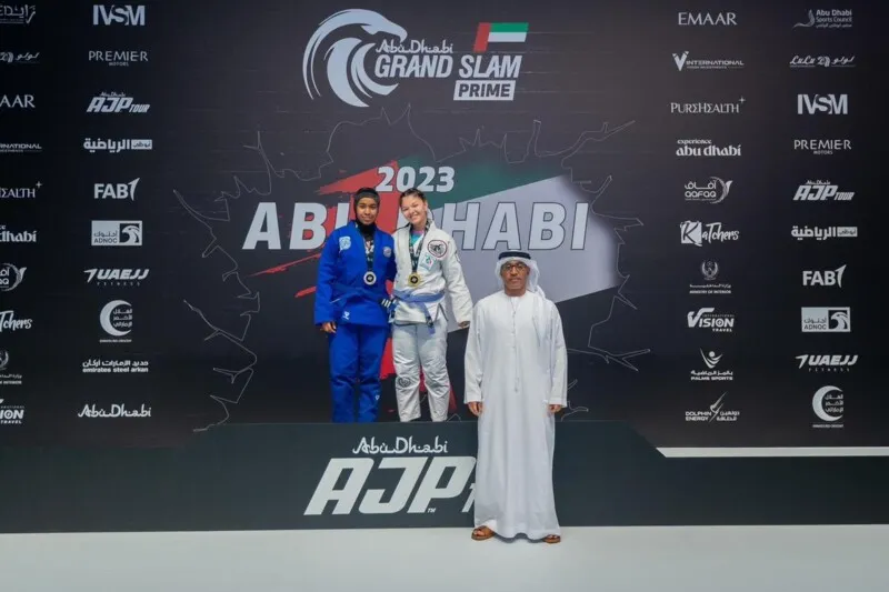 A atleta de 15 anos conquistou o bicampeonato no Abu Dhabi Grand Slam Jiu-jitsu World Tour 2023