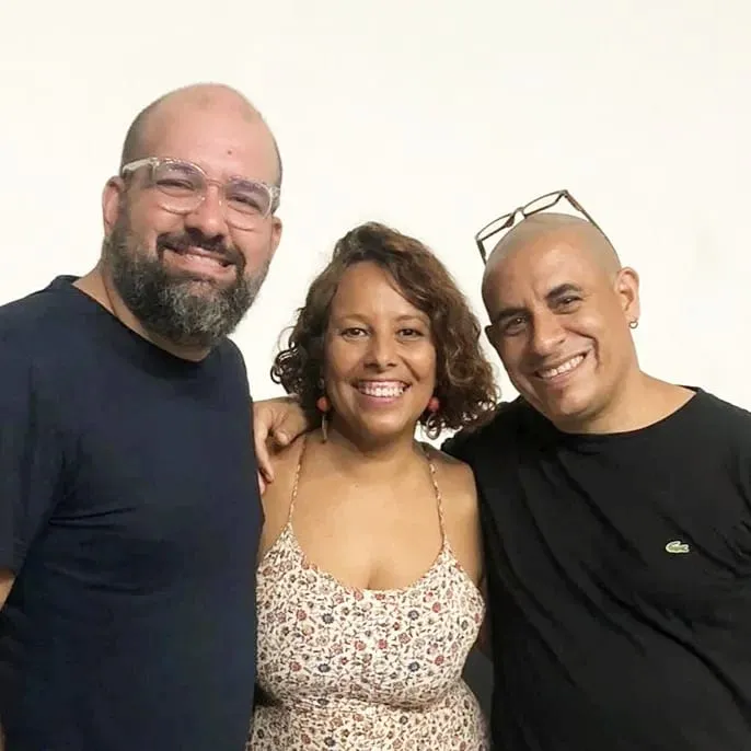 Da esquerda para a direita estão:  AJ Tolissano, Elis Barroso e Jordão Pablo de Pão