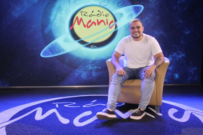 Cantor Guga Nandes na Rádio Mania