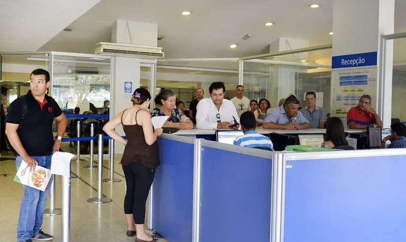 Fila para concessão de benefício tem 1,1 milhão de pessoas