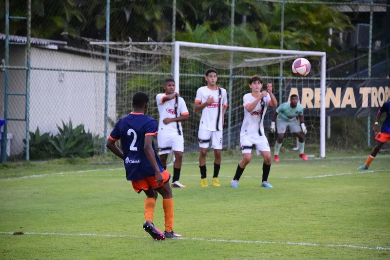 O time itaboraiense enfrentou a Seleção de Niterói e levou a melhor