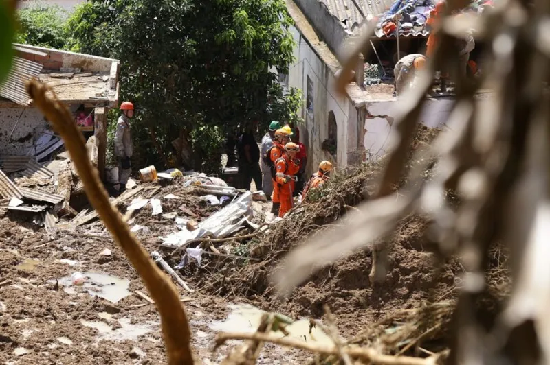 Moradores estão sendo convidados a deixarem suas casas