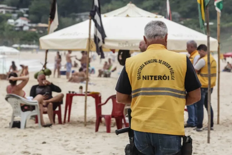 Operação Verão: fiscalização e conscientização nas praias de Niterói durante o fim de semana