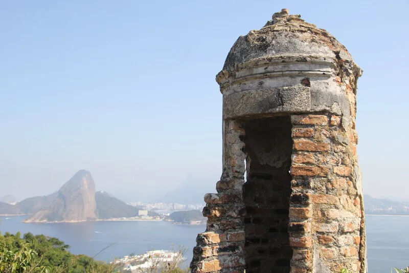 Fortes São Luís e do Pico têm vista deslumbrante da Baía de Guanabara