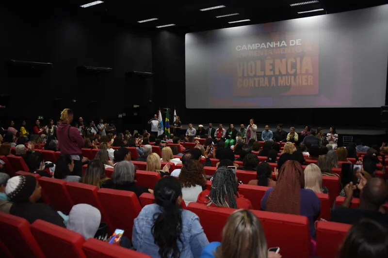 A Prefeitura lançou nesta quinta-feira , no Cine Henfil, a campanha publicitária com o tema: “Isso tem nome. E o nome disso é violência contra a mulher”