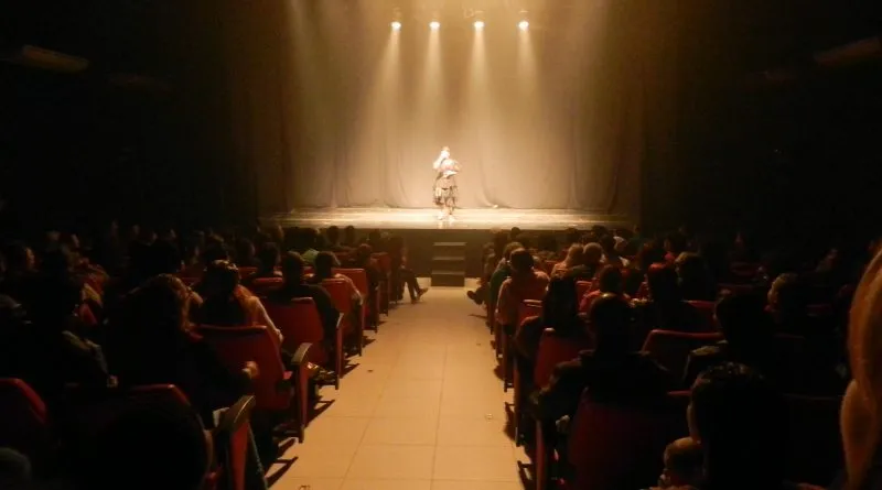 A população poderá participar gratuitamente do encontro que reúne mostras, debates e discussões sobre o fazer teatral