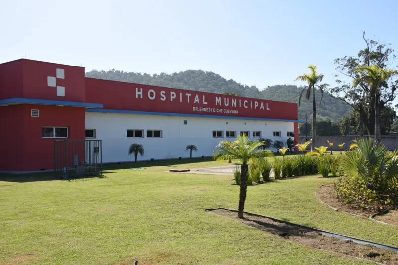 Vítima foi levada para o Hospital Municipal Dr. Ernesto Che Guevara