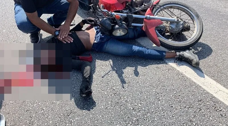De acordo com a Arteris Fluminense, a vítima fatal conduzia a moto e estava acompanhada de um homem na garupa