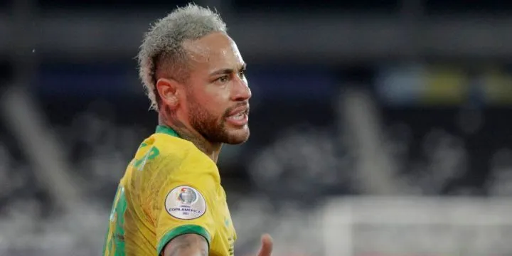 Neymar terá que passar por uma cirurgia no joelho, e poderá ficar fora dos gramados por pelo menos 6 meses