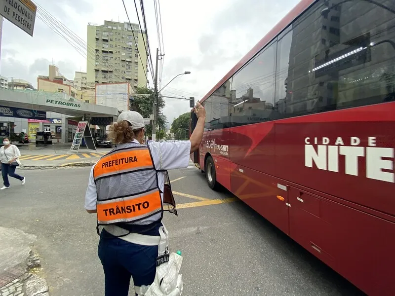 Obras de macrodrenagem avançam e Avenida Prefeito Sylvio Picanço ficará interditada no sentido Jurujuba. Intervenções vão resolver o problema dos alagamentos na região