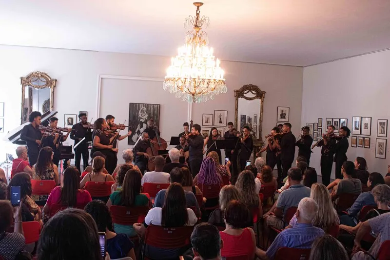 O concerto acontece na varanda do Centro Cultural Paschoal Carlos Magno