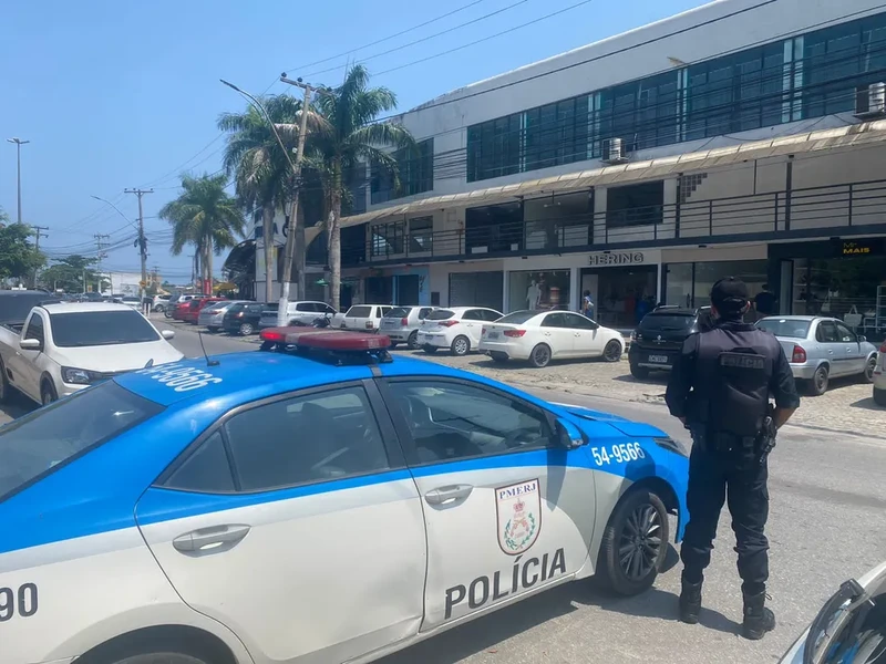 O policiamento foi reforçado em diversos pontos da cidade de Araruama, na Região dos Lagos