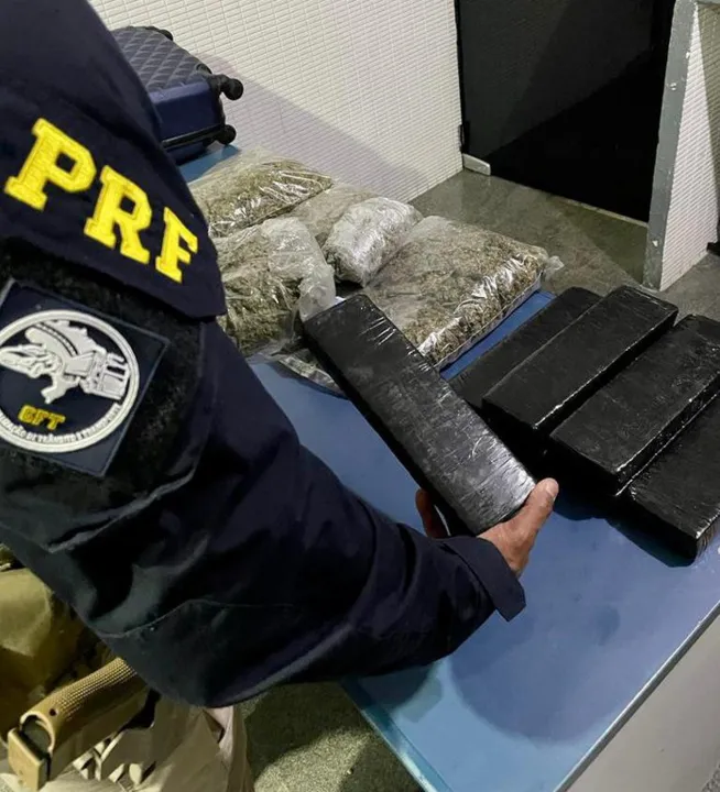 Equipe apreendeu dentro de uma mala 5 quilos de maconha e quase 4 quilos de skunk