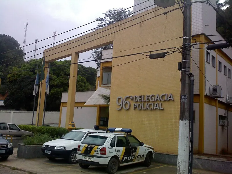 Fachada da 96° delegacia policial