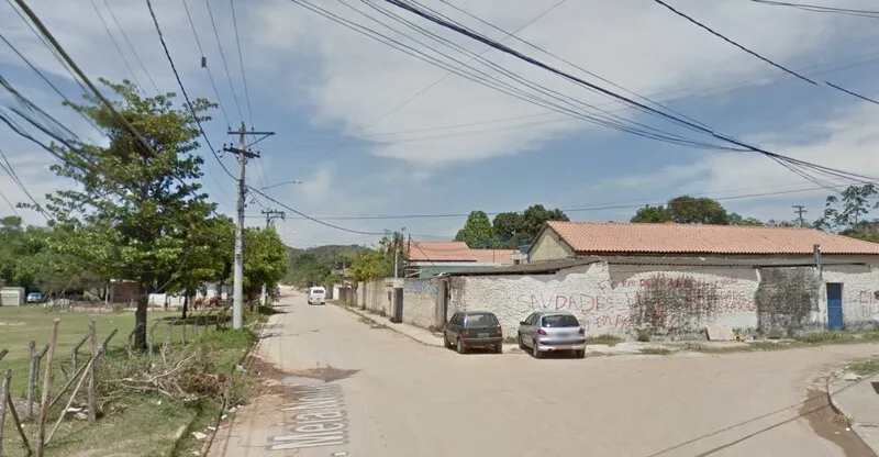 Barricadas foram colocadas até perto de uma escola municipal