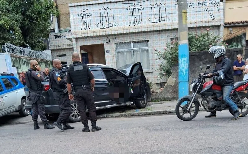 Equipes do 41° BPM (Irajá) isolaram a área e a perícia foi acionada