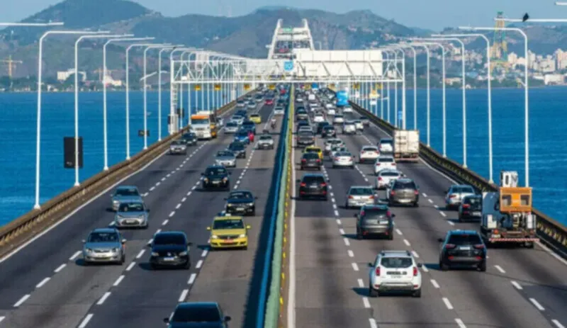 Ecoponte recomenda, como medida preventiva, que os motoristas mantenham a distância segura do veículo à frente