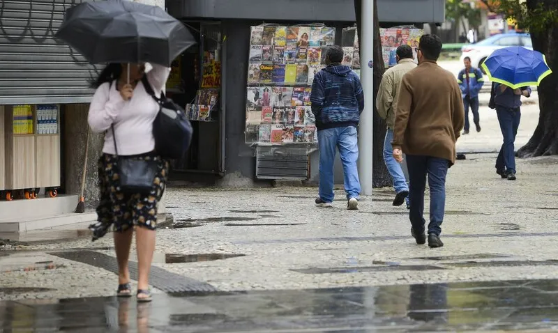 Depois de dias com clima estável e céu limpo, a cidade do Rio terá um fim de semana nublado e com chuva