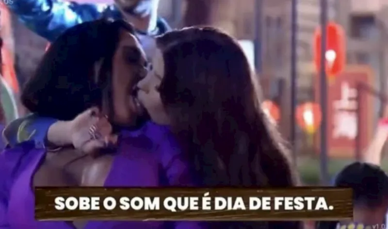 O beijo entre as peoas foi o ponto alto da festa