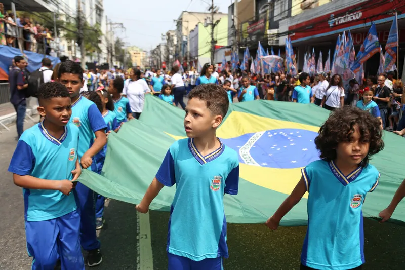 Mais de 5 mil pessoas vão participar do cortejo