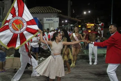 Praça do Paraíso e Praça do Gradim reúnem as escolas de samba da cidade