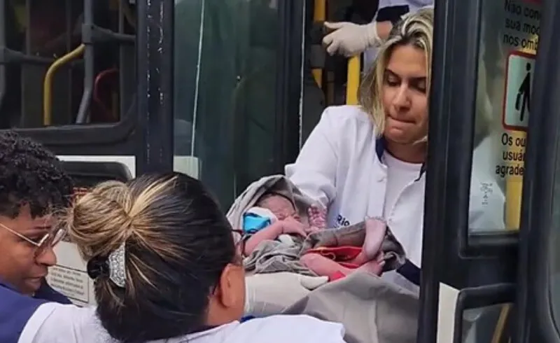 Após o nascimento, o bebê e a mãe foram deixados no Hospital da Mulher Mariska Ribeiro, em Bangu