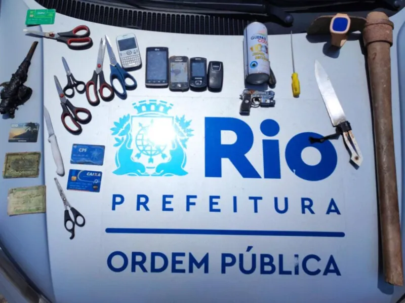 Apenas em janeiro foram encontrados 212 materiais perfurocortantes e 185 facas