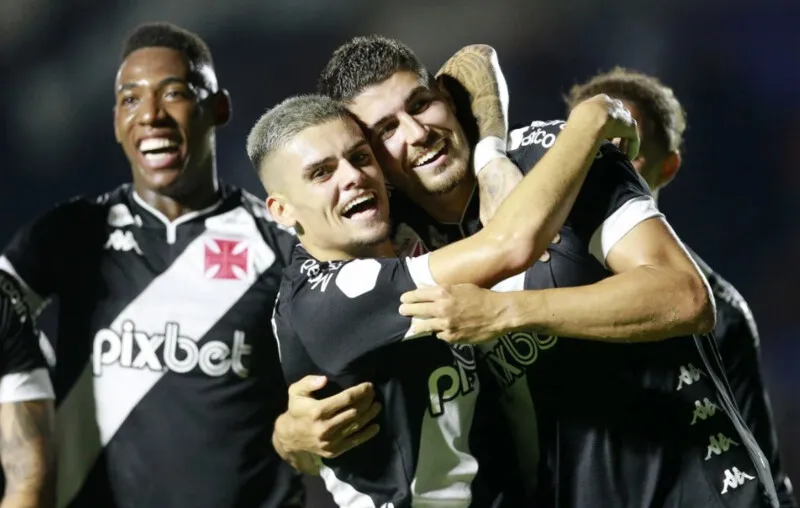 Vasco goleia o Resende por 5 a 0 em São Januário
