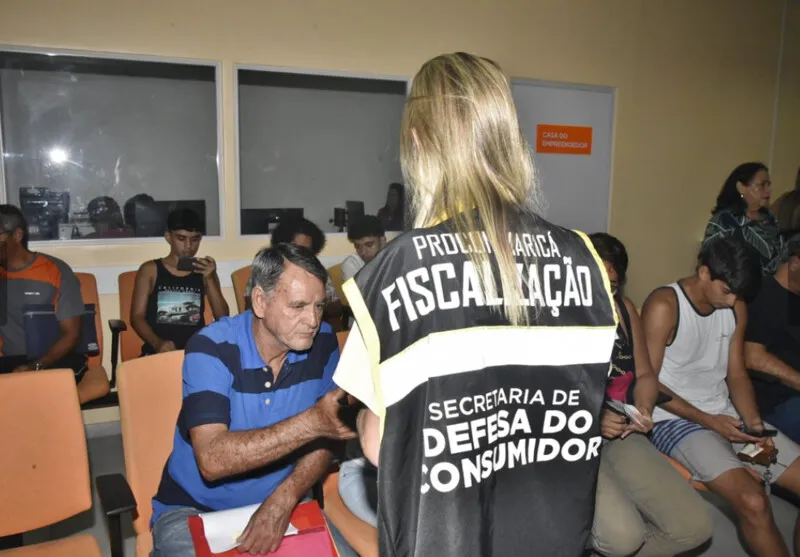 Agentes do Procon esclareceram diversas dúvidas da população polos do Serviços Integrados Municipal (SIM) do Centro e de Itaipuaçu