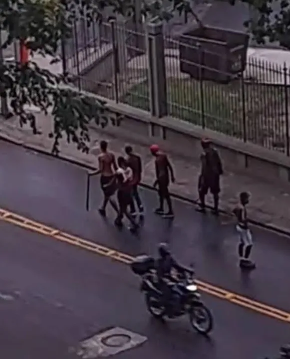 Na terça-feira (14), cumprindo ordem judicial, agentes da Polícia Civil do Rio de Janeiro interditaram as sedes das quatro torcidas
