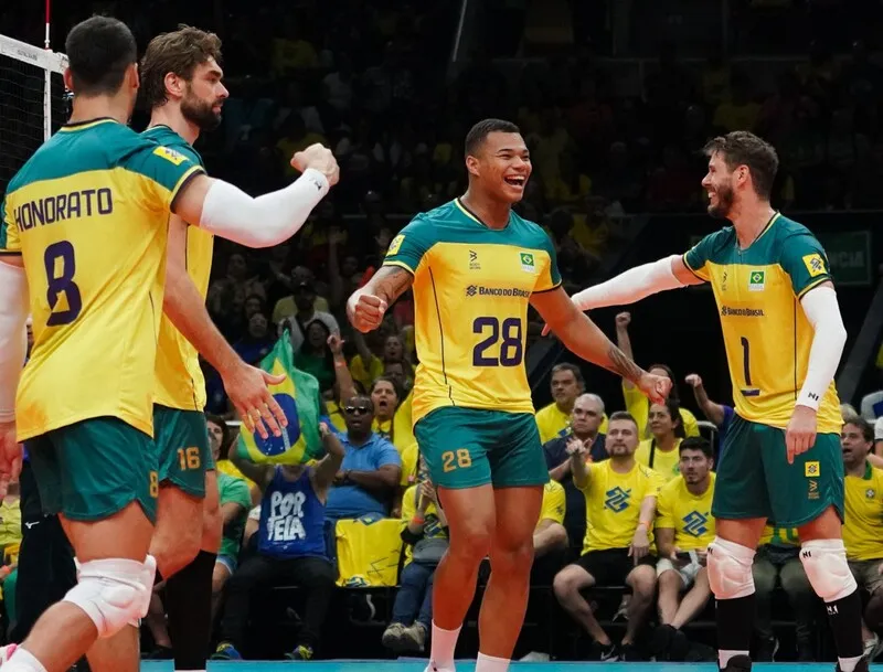 Imagem ilustrativa da imagem Seleção masculina de vôlei vence a Itália e se classifica para as Olimpíadas