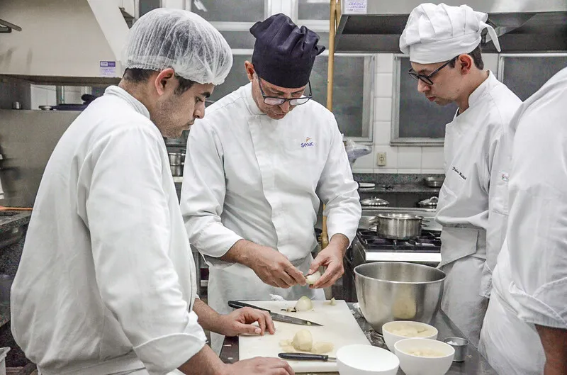 O Programa Senac de Gratuidade oferece cursos de educação profissional a pessoas de baixa renda em busca oportunidades no mercado de trabalho