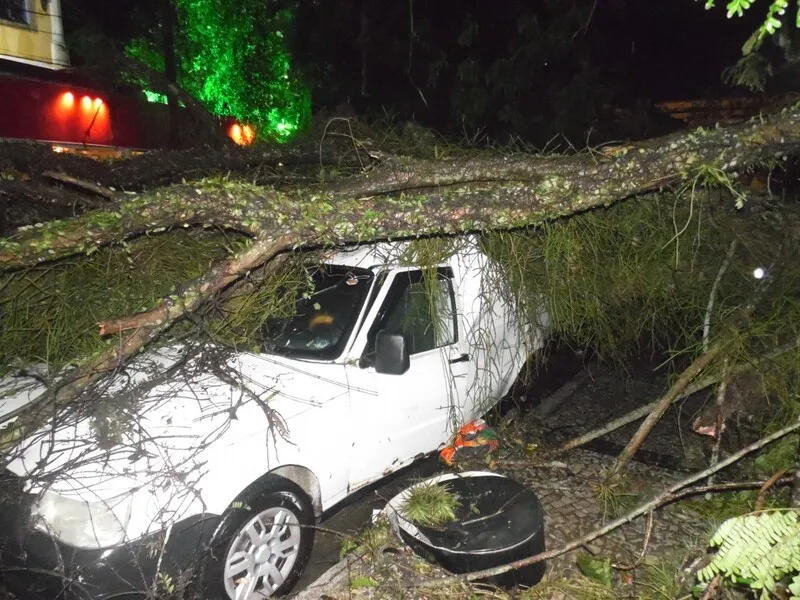 A chuva fez estragos em vários pontos de Niterói