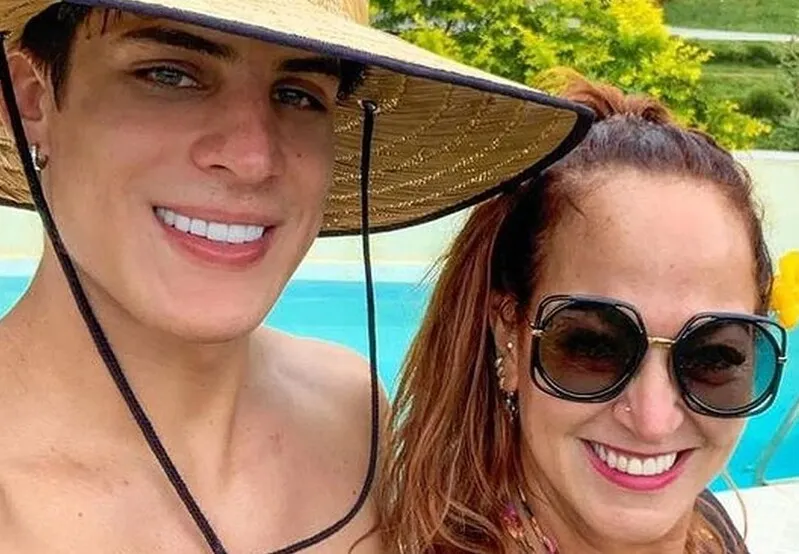 O ex-Fazenda Tiago Ramos parece não ter superado o fim do relacionamento com a mãe de Neymar