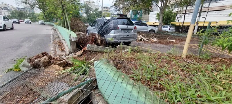 Na sexta-feira (07) após a tempestade, a Avenida Rio Branco teve de ser interditada